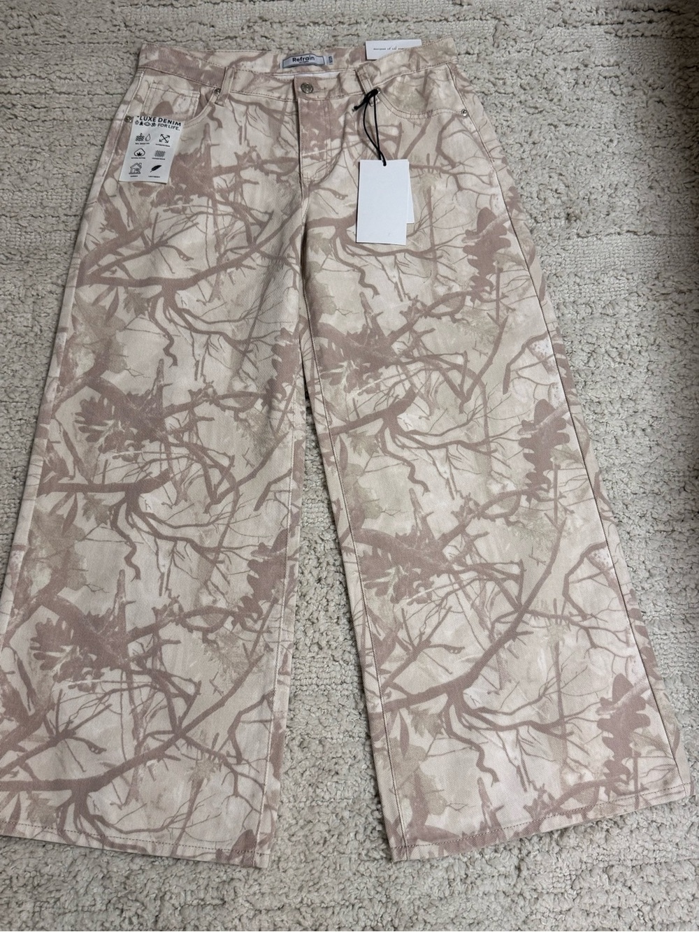 New Refrain midrise wide leg tree camo jeans size 9 inseam 29